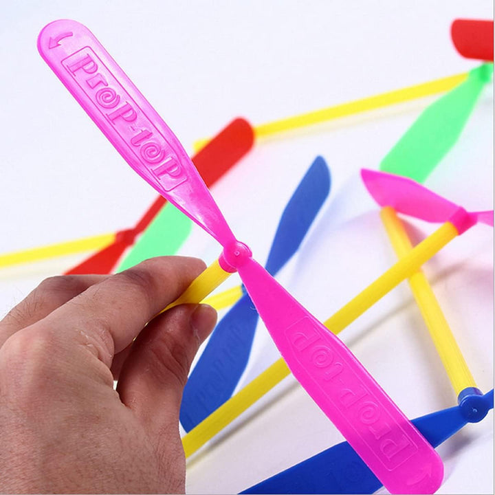 40 Pieces of Flying Helicopter Toy Set, 20 Propellers+ 20 Rods, Hand Helicopter, Bamboo Dragonfly Hand Rub Plastic Propeller for Outdoor Toy Kids Gift (Random Color) - Just Closeouts Canada Inc.