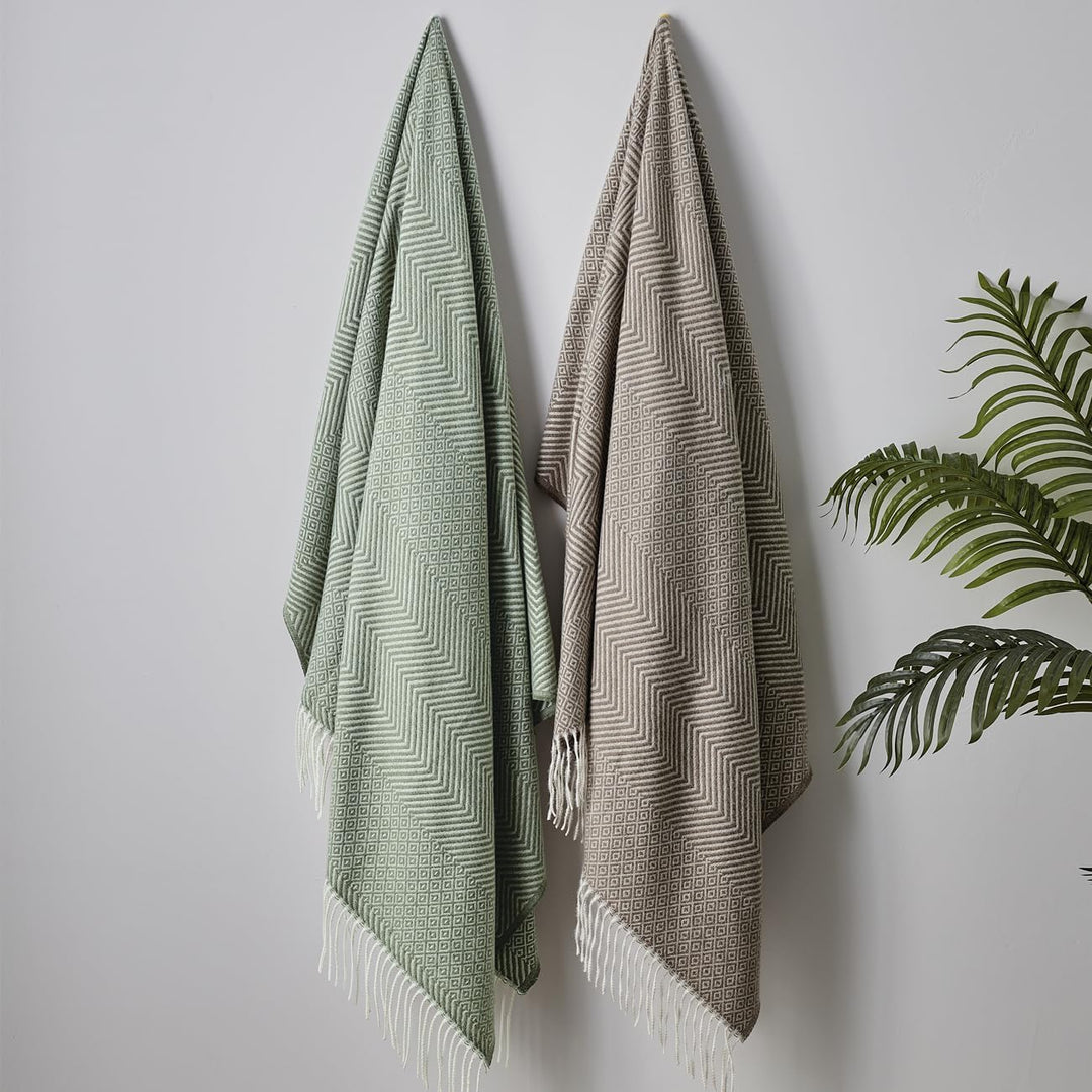 50"X60" Farmhouse Breathable Soft and Warm Classic Throw Blanket for Sofa Couch Bed, Faux Cashmere Home Decoration Throw with Tassles (Coffee) - Just Closeouts Canada Inc.