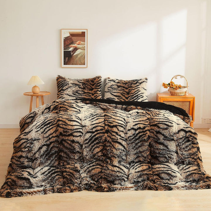Tiger Print Fluffy Faux Fur Duvet Cover Set, 3 Pieces Soft Plush Shaggy Fuzzy Bedding Set(1 Faux Fur Animal Print Comforter Cover + 2 Furry Pillowcases), Zipper Closure(King, Tiger Print Brown)