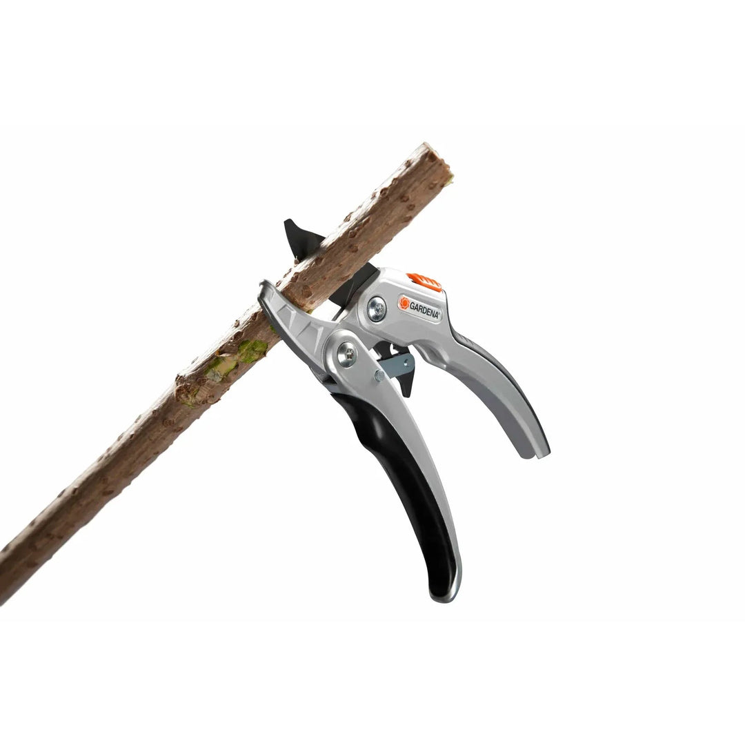 GARDENA Comfort Ratchet Secateurs (Pruners) SmartCut - Just Closeouts Canada Inc.