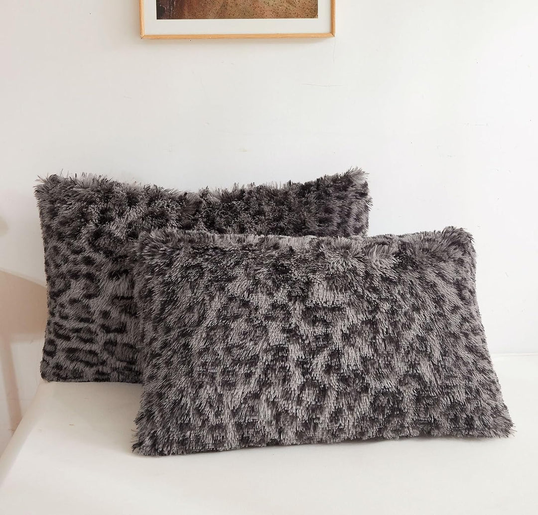Light grey cheetah-print faux fur king pillowcase set, view 1