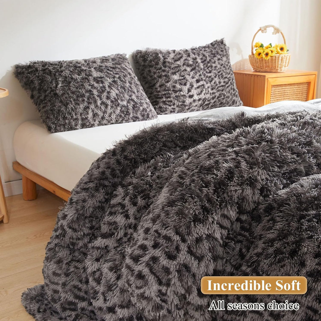 Light grey cheetah-print faux fur king pillowcase set, view 5