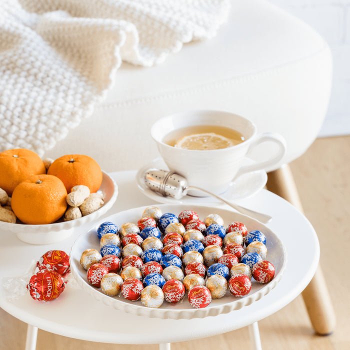 Lindt LINDOR Mini Dark Chocolate Balls Bag, 100g - Just Closeouts Canada Inc.