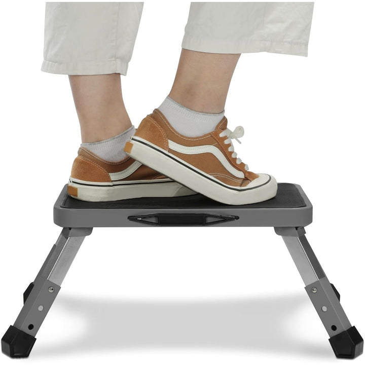 Navaris Portable Step Stool - Folding One Step Ladder - 16cm / 18.5cm / 21.2 cm (6.3" / 7.3" / 8.4") Adjustable Height - 150kg (330 lb) Max Capacity - Grey - Just Closeouts Canada Inc.4067668038895