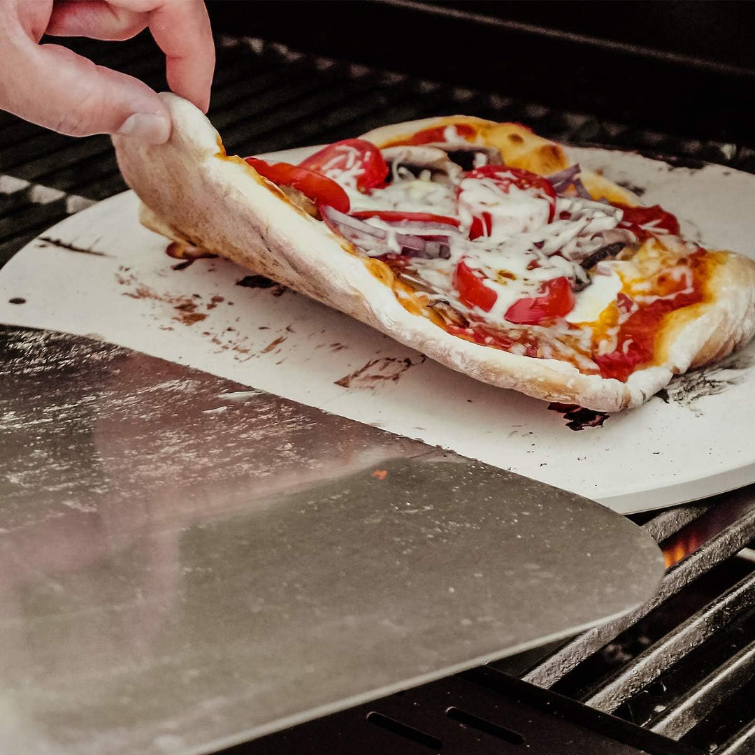 Navaris XL Pizza Stone for Baking - Cordierite Pizza Stone Plate for BBQ Grill Oven - Cook Serve Pizza, Bread - Incl. Recipe Book - Round, 12" x 0.6" - Just Closeouts Canada Inc.4063004218228