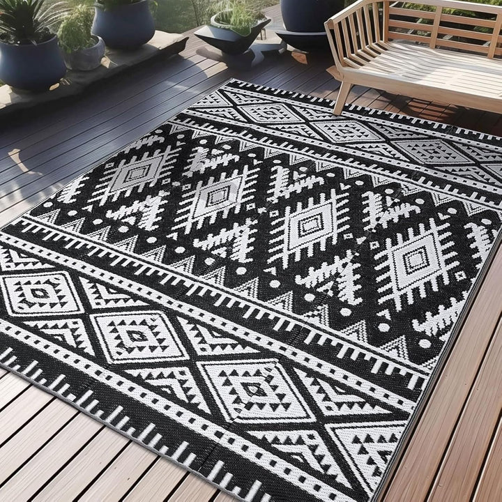 OLANLY Waterproof Outdoor Rug 5x8 ft, Reversible Plastic Straw Patio Camping Rugs, Large Foldable Outdoor Carpet Deck Rugs for Patio, RV, Outside Entry, Backyard, Bench, Picnic, Black & White - Just Closeouts Canada Inc.