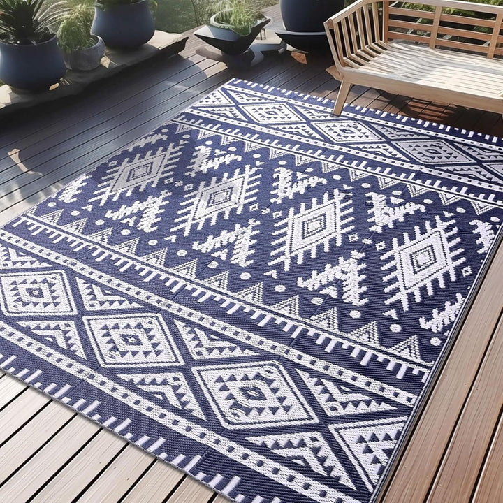 OLANLY Waterproof Outdoor Rug 5x8 ft, Reversible Plastic Straw Patio Camping Rugs, Large Foldable Outdoor Carpet Deck Rugs for Patio, RV, Outside Entry, Backyard, Bench, Picnic, Navy & White - Just Closeouts Canada Inc.