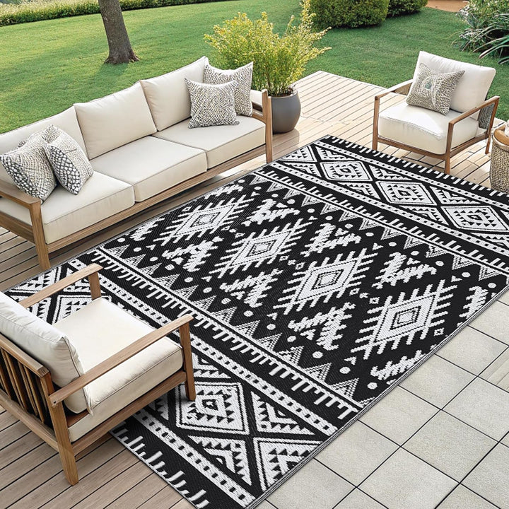 OLANLY Waterproof Outdoor Rug 5x8 ft, Reversible Plastic Straw Patio Camping Rugs, Large Foldable Outdoor Carpet Deck Rugs for Patio, RV, Outside Entry, Backyard, Bench, Picnic, Black & White - Just Closeouts Canada Inc.